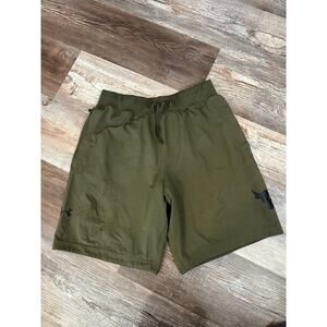 Under Armour Project Rock 9" men’s shorts size Medium in Army Green